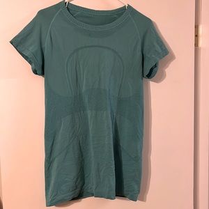 Lululemon swiftly tech short sleeve size 10